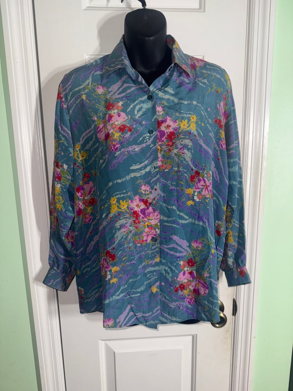 Vakko Blue Spring Summer Floral Button Up Blouse Lightweight Size S